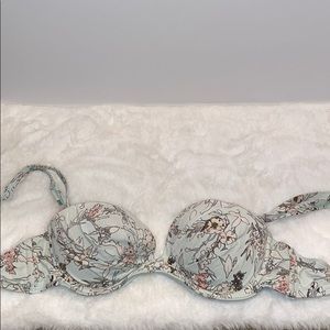 Ardent bikini top with flowers